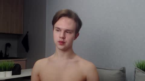 Snapshot of angelraaay chatting on 19, 12, 2025 Angel online show from 19, 12, 2025