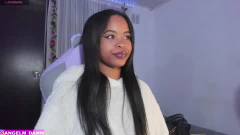 Snapshot of angelsmia_ chatting on 6, 3, 2025  MIA available content ask online show from 6, 3, 2025