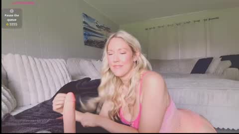 Snapshot of angelsxdesire chatting on 7, 5, 2026 AngelsXDesire online show from 7, 5, 2026