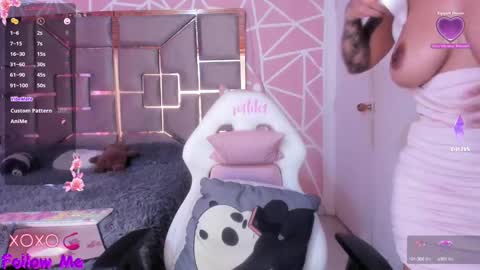 Anggi  online show from 8, 2, 2025