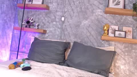     online show from 21, 11, 2025