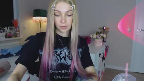 Snapshot of anita_moon_ chatting on 23, 10, 2025 anita_moon_ online show from 23, 10, 2025