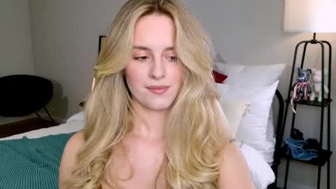 Snapshot of anitafischer chatting on 11, 10, 2025 Anita online show from 11, 10, 2025