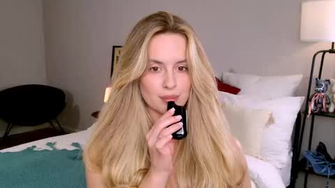 Snapshot of anitafischer chatting on 25, 10, 2025 Anita online show from 25, 10, 2025