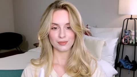 Snapshot of anitafischer chatting on 4, 11, 2025 Anita online show from 4, 11, 2025