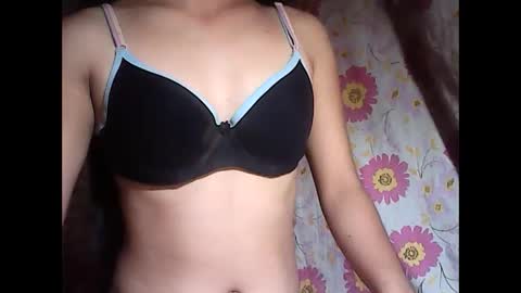 Snapshot of aniyahmii chatting on 14, 3, 2026 aniyahmii online show from 14, 3, 2026