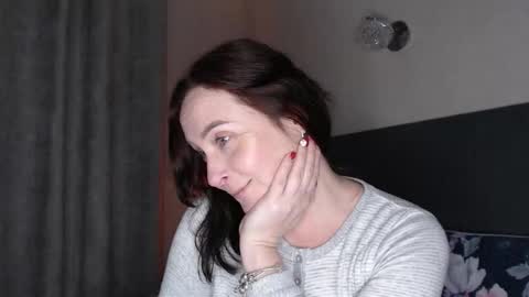 anjutka08 online show from 13, 1, 2026