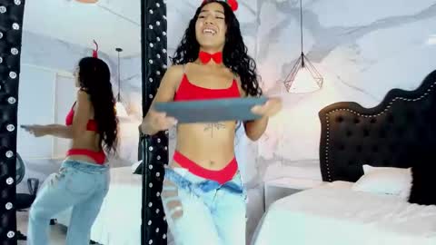 Ana  online show from 5, 12, 2025