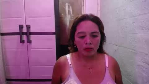 Snapshot of anna_leah chatting on 5, 12, 2024 anna_leah online show from 5, 12, 2024