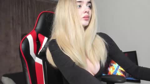 Snapshot of anna_nickol chatting on 17, 12, 2024 Anna online show from 17, 12, 2024