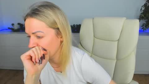 anna_snow9 online show from 15, 12, 2025