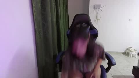 Snapshot of annacrow chatting on 11, 10, 2025 Anna online show from 11, 10, 2025