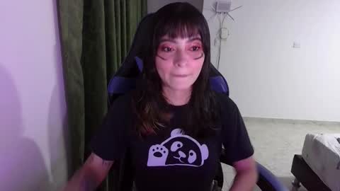 Snapshot of annacrow chatting on 15, 10, 2025 Anna online show from 15, 10, 2025