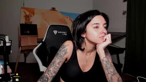 Snapshot of annaforevers chatting on 4, 11, 2025 Anna Forevers online show from 4, 11, 2025