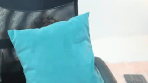 Anna Rosse online show from 15, 4, 2026