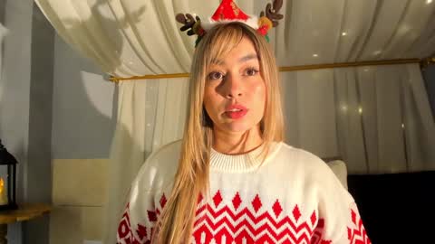 Snapshot of annavictoria__ chatting on 18, 12, 2024 Anna Victoria online show from 18, 12, 2024