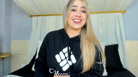 Snapshot of annavictoria__ chatting on 4, 1, 2025 Anna Victoria online show from 4, 1, 2025