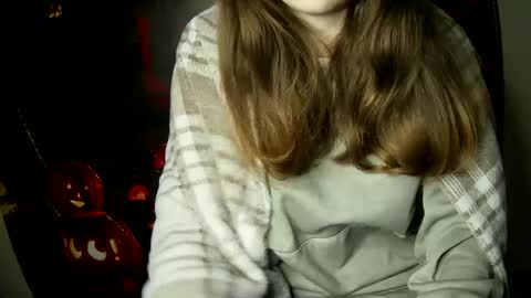 Snapshot of annbelll chatting on 4, 10, 2025 Bella online show from 4, 10, 2025