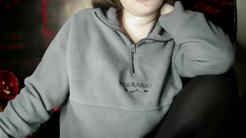 Snapshot of annbelll chatting on 28, 10, 2025 Bella online show from 28, 10, 2025