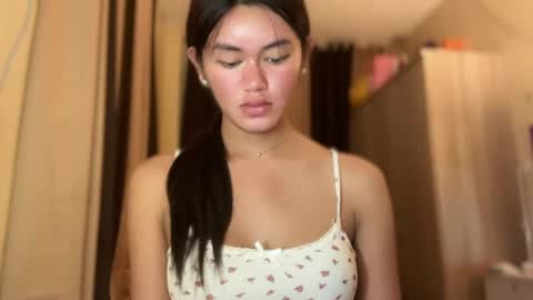 Snapshot of annedee_ chatting on 20, 12, 2024 Kim online show from 20, 12, 2024