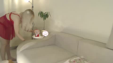 Snapshot of annett chatting on 2, 2, 2025 Annett online show from 2, 2, 2025