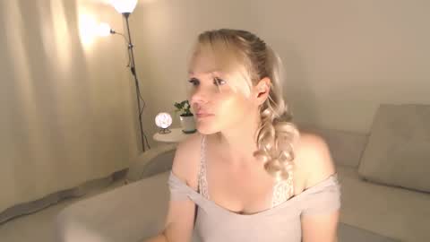 Snapshot of annett chatting on 10, 9, 2025 Annett online show from 10, 9, 2025