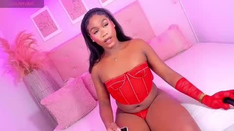 annie_dolce_ online show from 8, 11, 2025