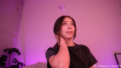 Snapshot of annie_evans24 chatting on 27, 2, 2025 Annie Evans online show from 27, 2, 2025