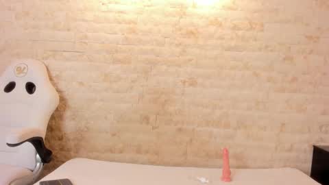 Snapshot of annie_shine_ chatting on 27, 2, 2026 ANNIE online show from 27, 2, 2026