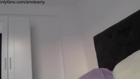 Annie online show from 12, 2, 2025