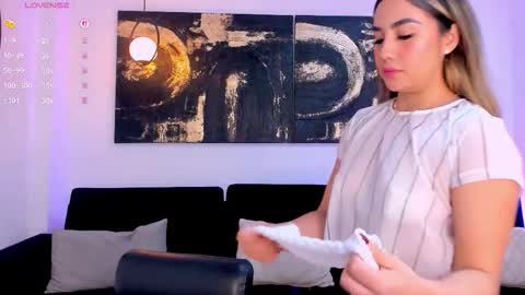 Annie Monroe online show from 19, 12, 2025