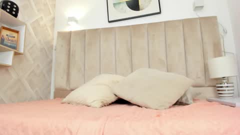 Snapshot of anniie_queen chatting on 4, 2, 2026 Annie Queen online show from 4, 2, 2026