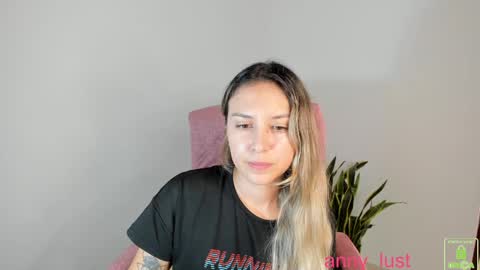 Issabela online show from 19, 9, 2025