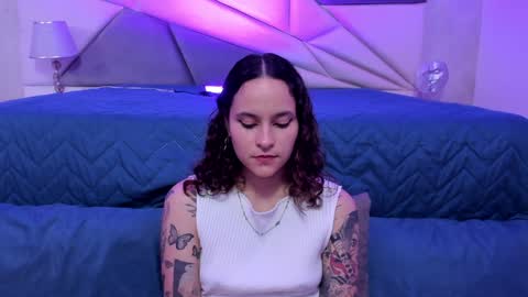 AnnyT online show from 6, 1, 2025