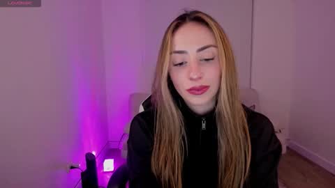 Snapshot of anthonelaa777 chatting on 18, 9, 2025 Anthonela online show from 18, 9, 2025