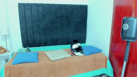       online show from 27, 2, 2025