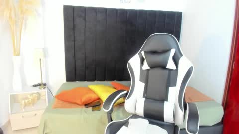       online show from 6, 11, 2025