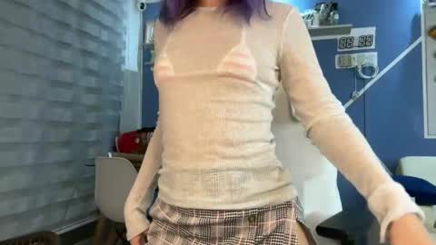 Snapshot of anto_sweet18 chatting on 2, 6, 2026 My birthday is on december 2nd surprise me with a gift from my amazonlist online show from 2, 6, 2026
