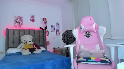 Snapshot of antonella_28_ chatting on 12, 12, 2024 Antonella online show from 12, 12, 2024