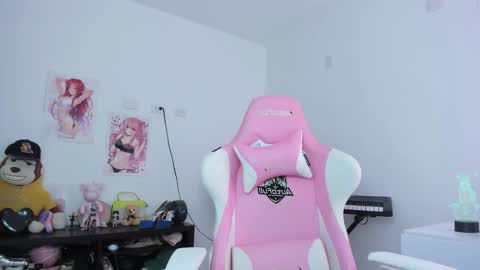 Snapshot of antonella_28_ chatting on 15, 9, 2025 Antonella online show from 15, 9, 2025