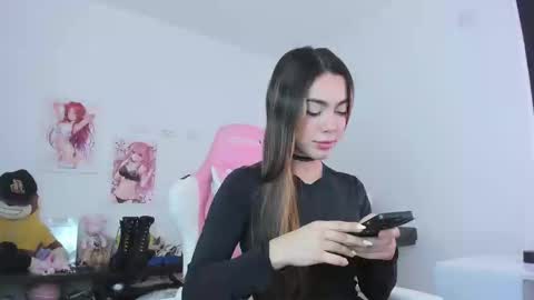 Snapshot of antonella_28_ chatting on 3, 10, 2025 Antonella online show from 3, 10, 2025