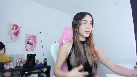 Snapshot of antonella_28_ chatting on 6, 10, 2025 Antonella online show from 6, 10, 2025