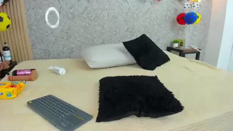 Snapshot of antonella_west chatting on 3, 7, 2026 Anto online show from 3, 7, 2026