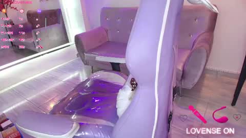 Snapshot of antonella_wiild chatting on 3, 7, 2026 Antonella online show from 3, 7, 2026