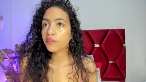 Snapshot of antonellahall_ chatting on 11, 10, 2025 AntonellaHall online show from 11, 10, 2025