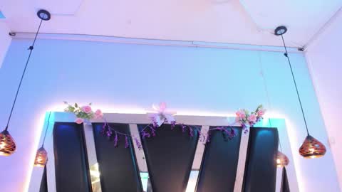 A N T O N E L L E  online show from 8, 3, 2026