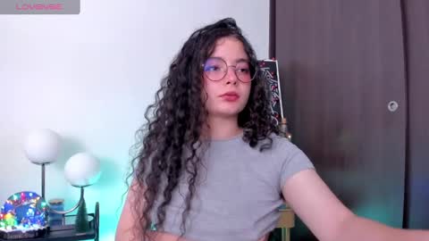 Snapshot of antoniart_ chatting on 4, 12, 2024 Antonia online show from 4, 12, 2024