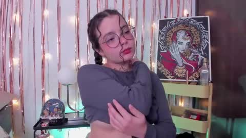 Snapshot of antoniart_ chatting on 20, 12, 2024 Antonia online show from 20, 12, 2024