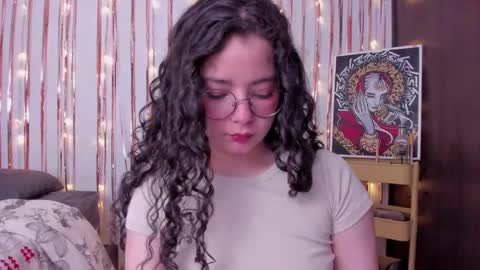 Snapshot of antoniart_ chatting on 23, 12, 2024 Antonia online show from 23, 12, 2024