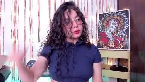Snapshot of antoniart_ chatting on 7, 1, 2025 Antonia online show from 7, 1, 2025